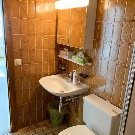 Schoenegg Hochparterre Apartment