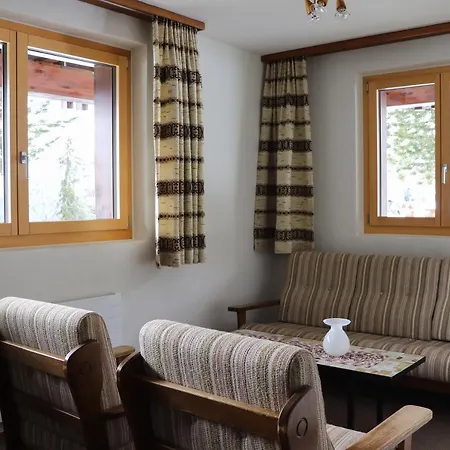 Schoenegg Hochparterre דירה