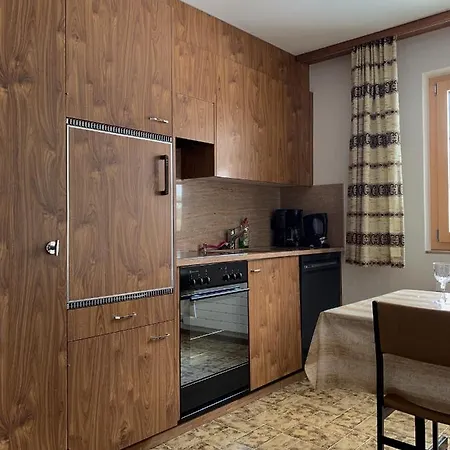 Schoenegg Hochparterre דירה רידראלפ